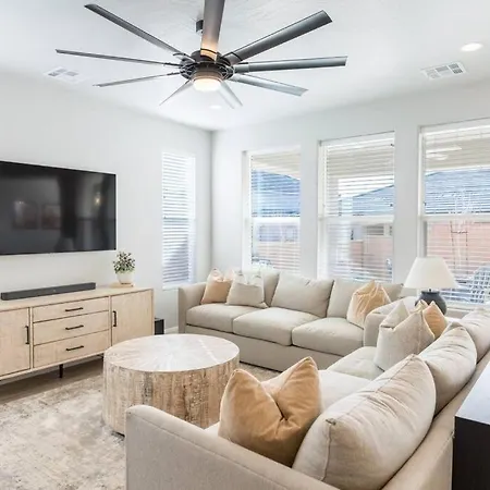 Cozy Sweet Retreat Brand New Private Home W Spa Game Room And Firepit